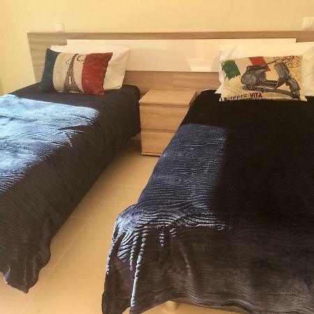 Olhos De Agua Apartment Ольос де Агуа Екстериор снимка